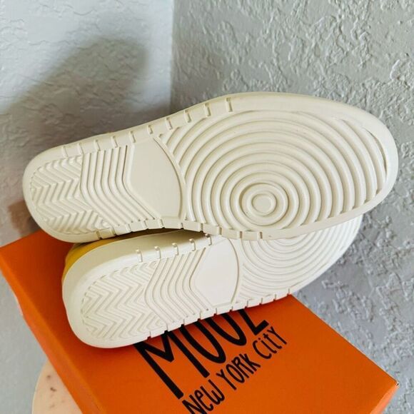 Miz Mooz Veronica Leather Sneaker Lightweight Yellow/White Size 7.5 Euro 38, NWT - Picture 10 of 17